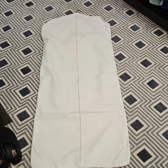 Salvatore Ferragamo White Canvas Garment Cover - Picture 4 of 6